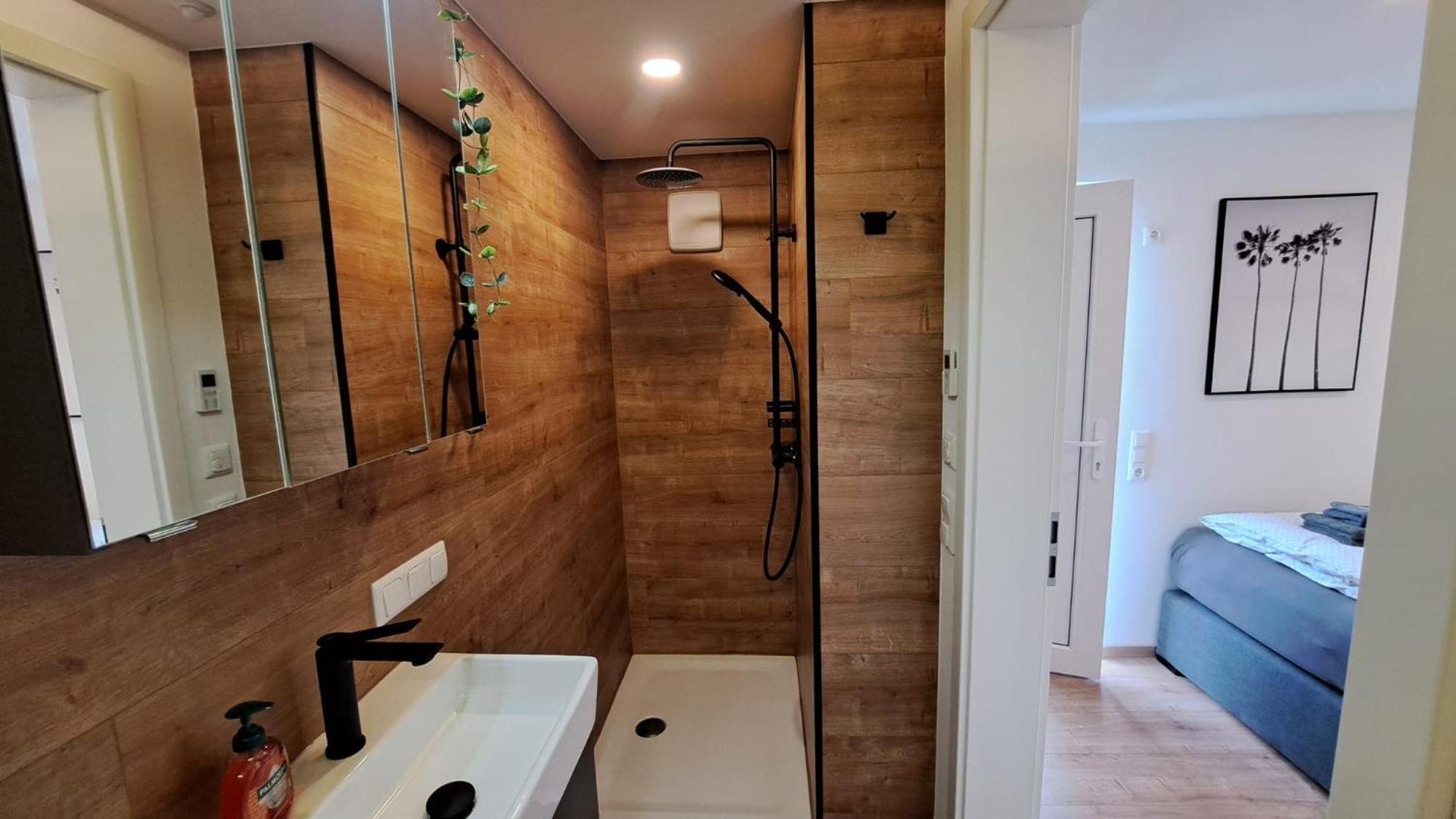 Appartment-Ferienwohnung Mit Kueche, Bad, Kostenlos Wlan, Modern Eingerichtet رودنغ المظهر الخارجي الصورة